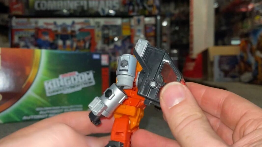 Transformers Golden Disk Puffer & Road Ranger In Hand Image  (12 of 53)